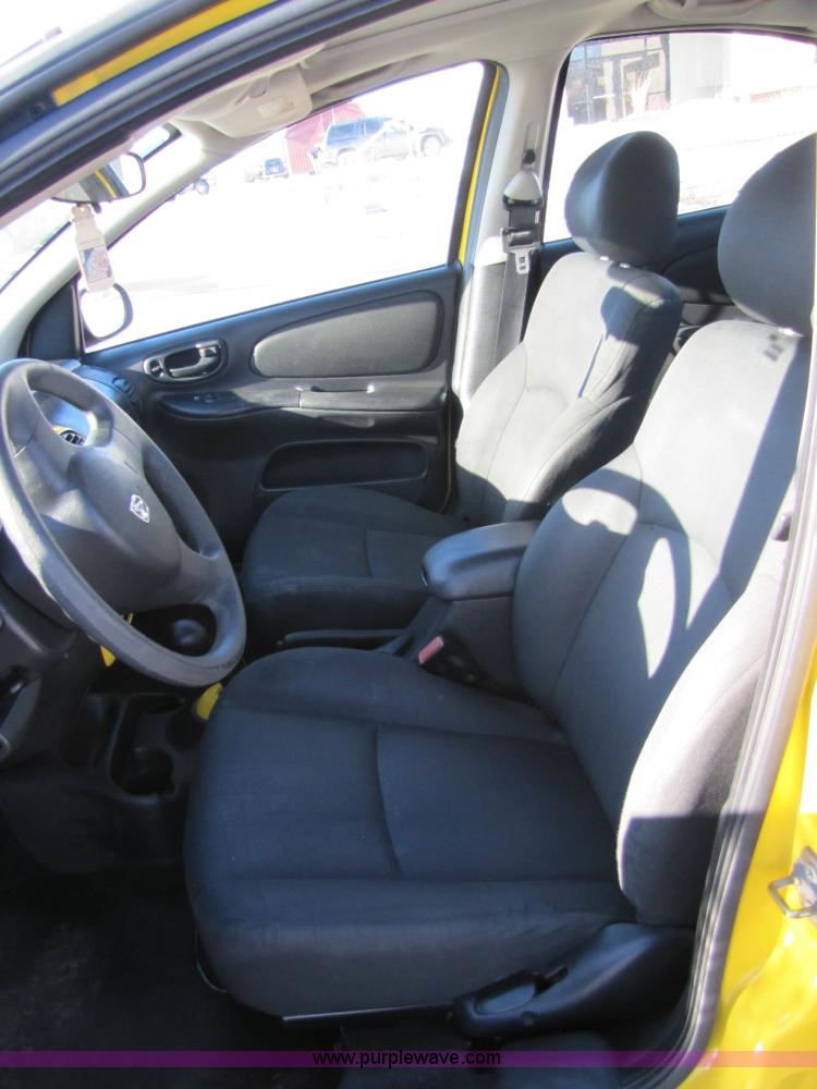 image for item 5129 2004 Dodge Neon SXT