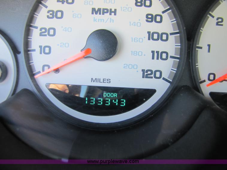 image for item 5129 2004 Dodge Neon SXT