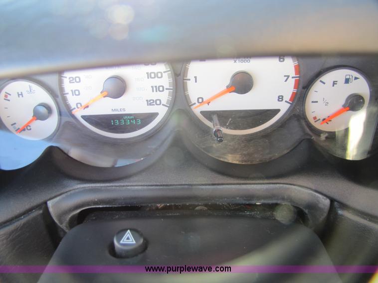 image for item 5129 2004 Dodge Neon SXT