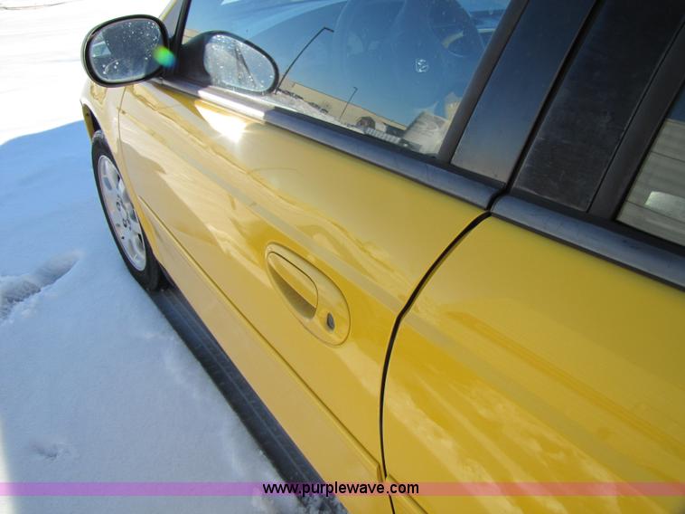 image for item 5129 2004 Dodge Neon SXT