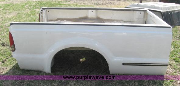 image for item 5991 Ford F250 8' pickup bed