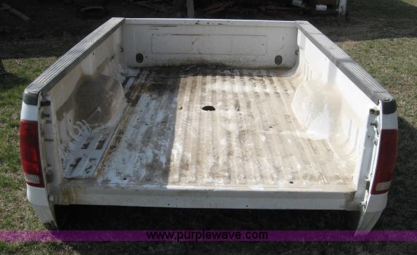 image for item 5991 Ford F250 8' pickup bed
