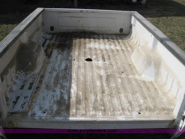 image for item 5991 Ford F250 8' pickup bed