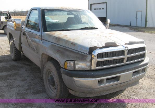 image for item 5995 1994 Dodge Ram 2500 pickup truck