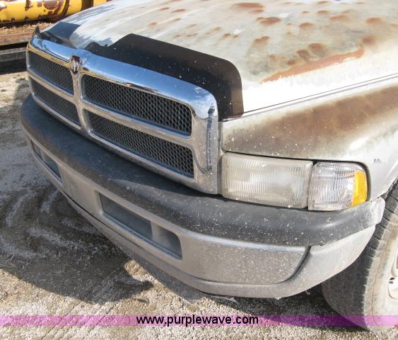 image for item 5995 1994 Dodge Ram 2500 pickup truck