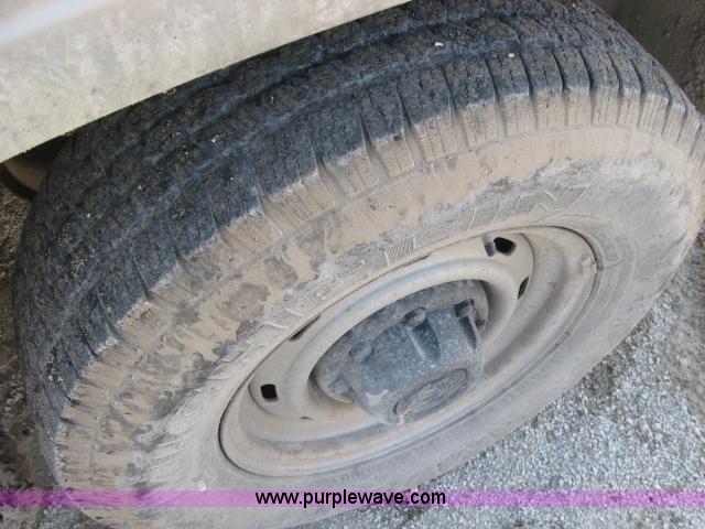 image for item 5995 1994 Dodge Ram 2500 pickup truck