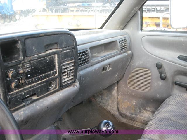 image for item 5995 1994 Dodge Ram 2500 pickup truck