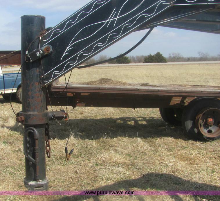 image for item 6988 1994 20' goose neck trailer