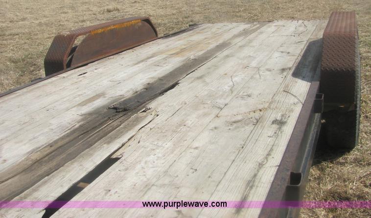 image for item 6988 1994 20' goose neck trailer