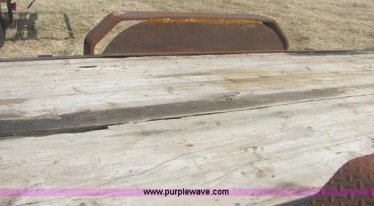 image for item 6988 1994 20' goose neck trailer