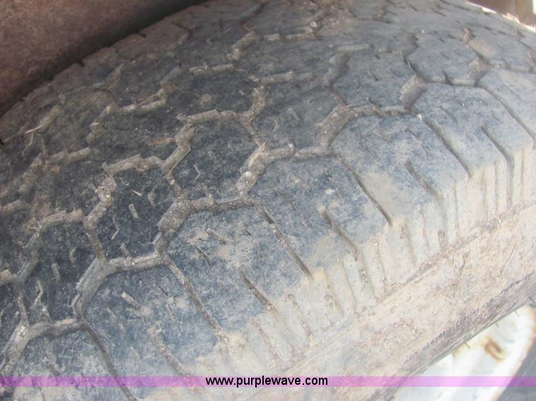 image for item 6988 1994 20' goose neck trailer