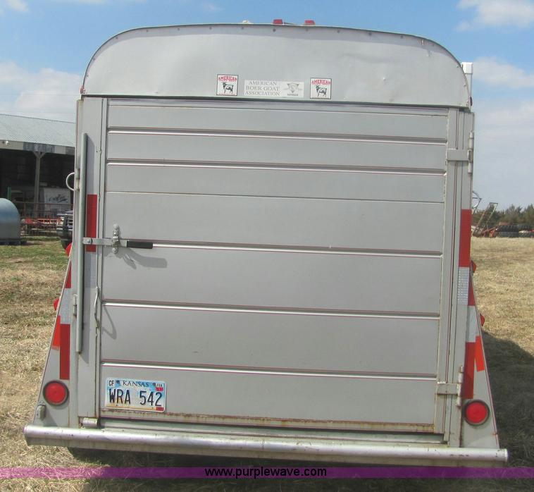 image for item 6989 2000 Delta 25' living quarters trailer