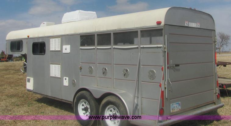 image for item 6989 2000 Delta 25' living quarters trailer