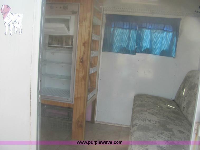 image for item 6989 2000 Delta 25' living quarters trailer