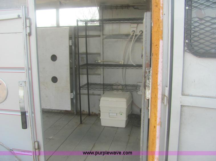 image for item 6989 2000 Delta 25' living quarters trailer