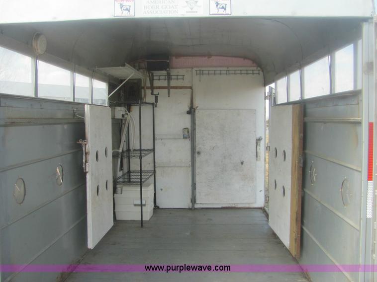 image for item 6989 2000 Delta 25' living quarters trailer