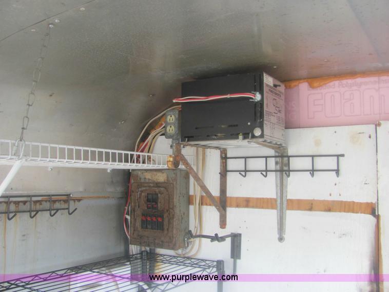 image for item 6989 2000 Delta 25' living quarters trailer