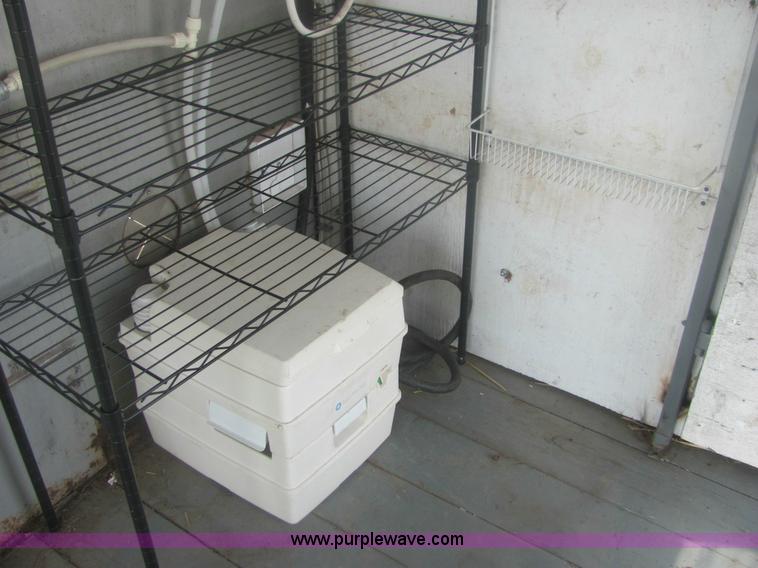 image for item 6989 2000 Delta 25' living quarters trailer