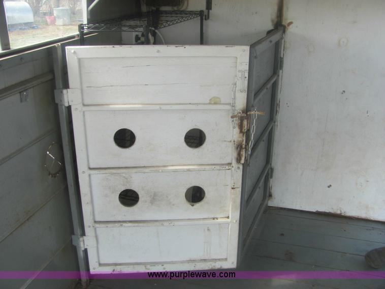 image for item 6989 2000 Delta 25' living quarters trailer