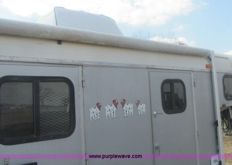image for item 6989 2000 Delta 25' living quarters trailer