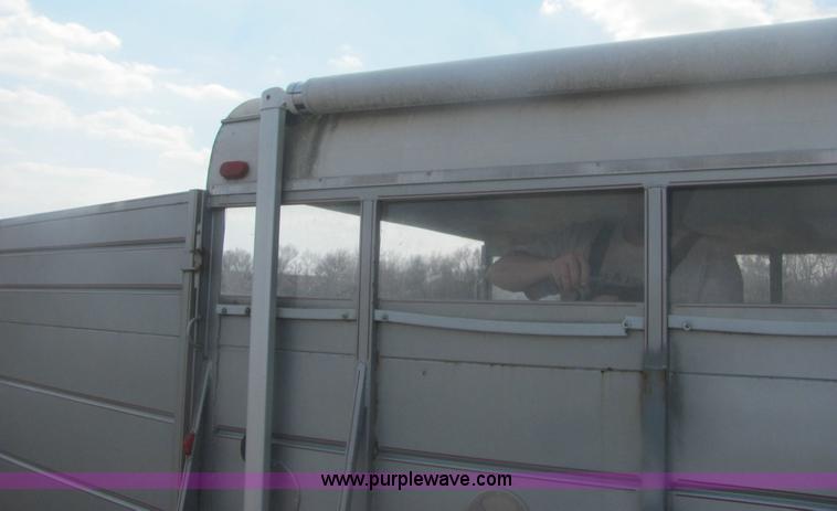 image for item 6989 2000 Delta 25' living quarters trailer