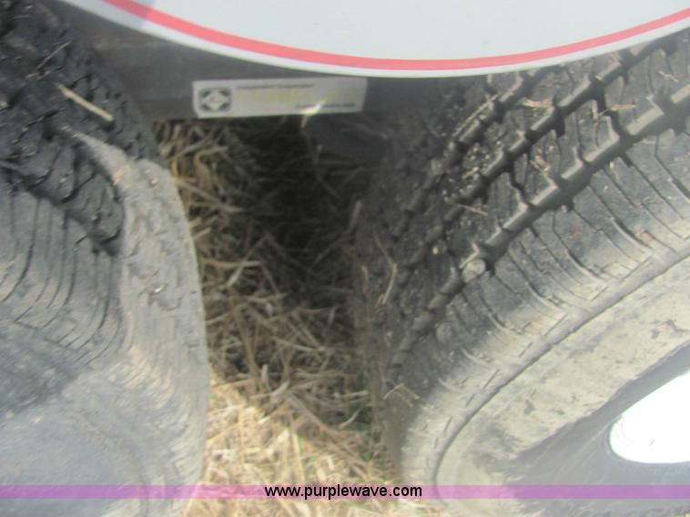 image for item 6989 2000 Delta 25' living quarters trailer