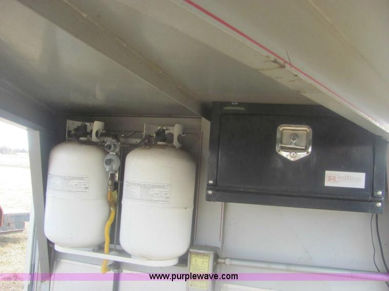 image for item 6989 2000 Delta 25' living quarters trailer