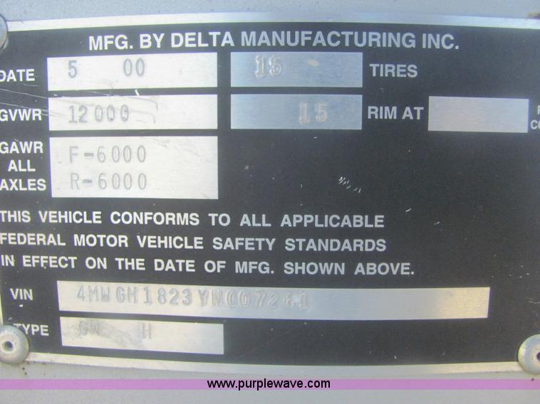 image for item 6989 2000 Delta 25' living quarters trailer