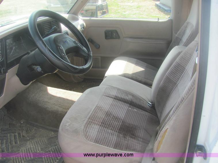 image for item 6990 1992 Ford Ranger XLT extended cab pickup truck