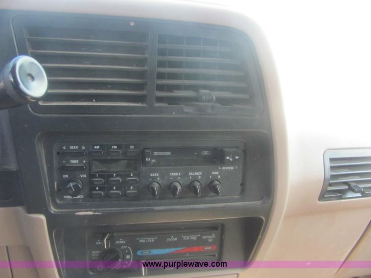 image for item 6990 1992 Ford Ranger XLT extended cab pickup truck