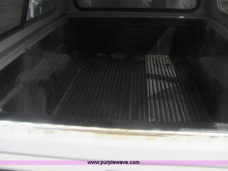 image for item 6990 1992 Ford Ranger XLT extended cab pickup truck