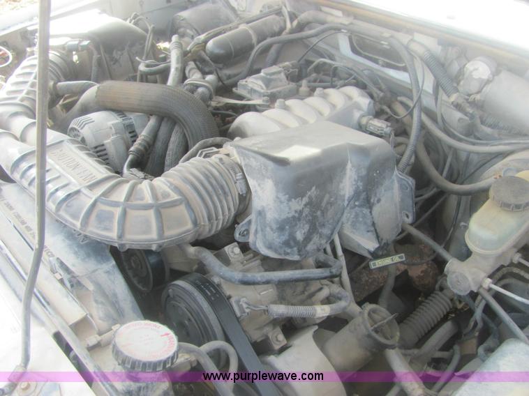image for item 6990 1992 Ford Ranger XLT extended cab pickup truck