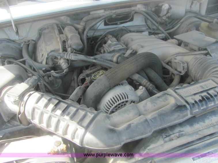 image for item 6990 1992 Ford Ranger XLT extended cab pickup truck