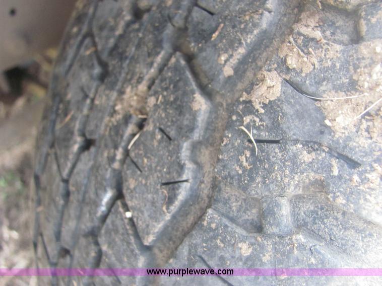 image for item 6990 1992 Ford Ranger XLT extended cab pickup truck