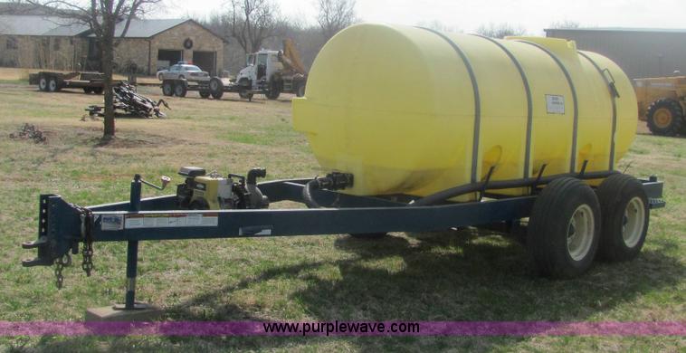image for item 6993 Snyder Fairbanks 1,000 gallon tank on trailer