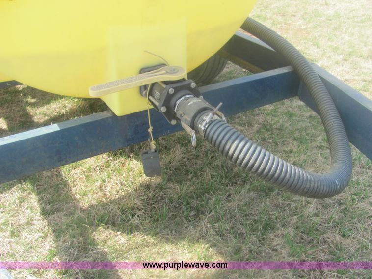 image for item 6993 Snyder Fairbanks 1,000 gallon tank on trailer