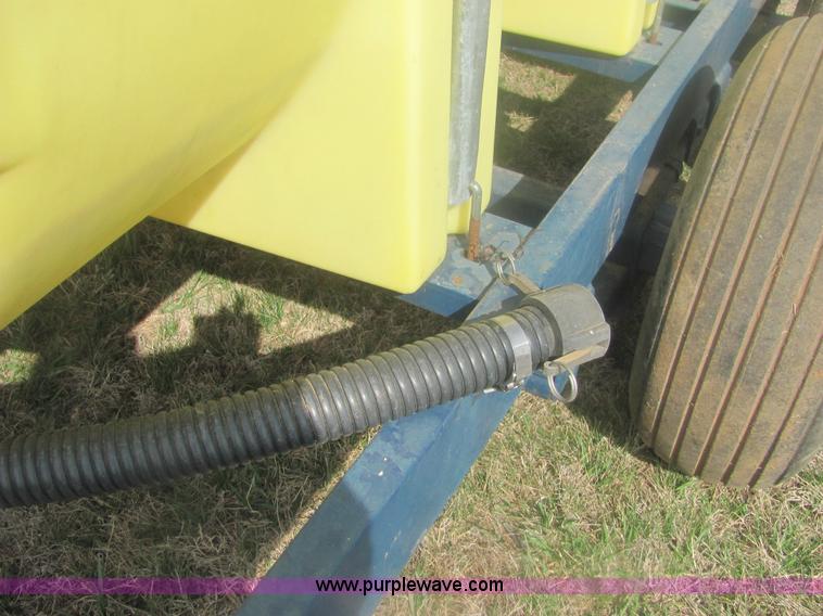 image for item 6993 Snyder Fairbanks 1,000 gallon tank on trailer