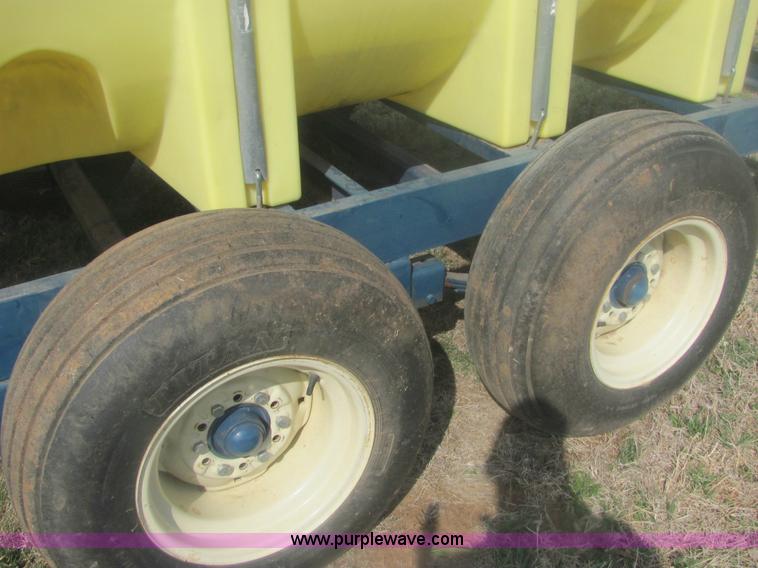 image for item 6993 Snyder Fairbanks 1,000 gallon tank on trailer