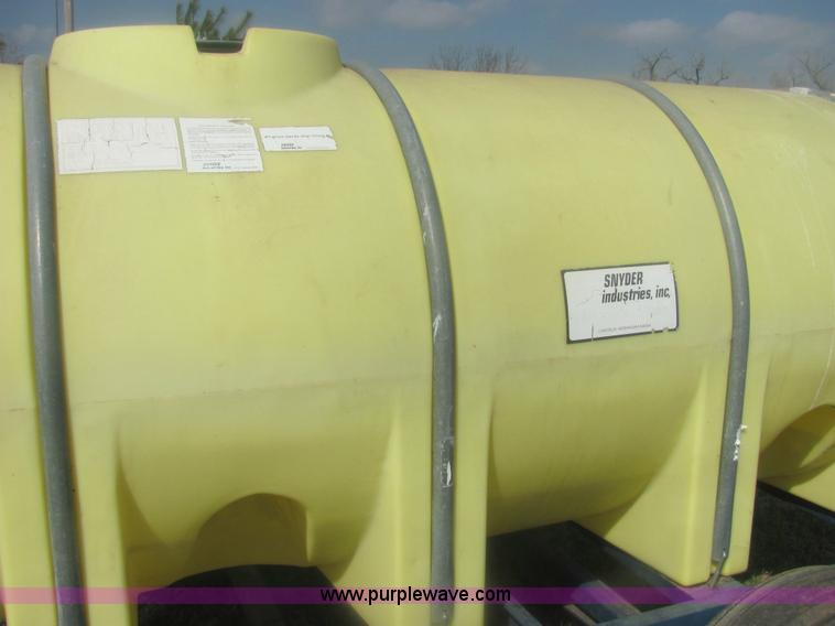 image for item 6993 Snyder Fairbanks 1,000 gallon tank on trailer