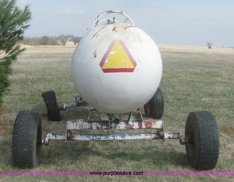 image for item 6994 1,000 gallon portable propane tank