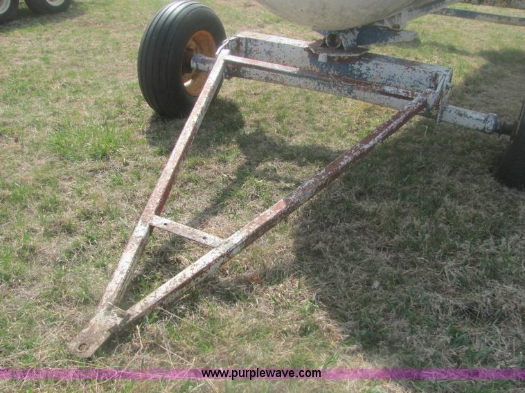 image for item 6994 1,000 gallon portable propane tank