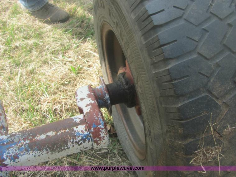 image for item 6994 1,000 gallon portable propane tank