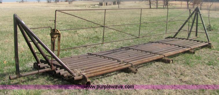 image for item 6996 18' cattle guard