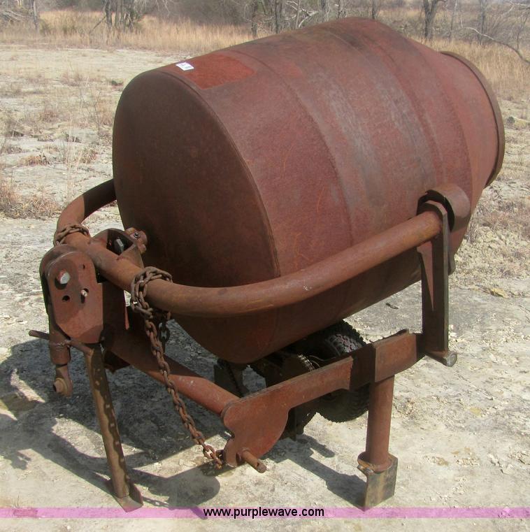 image for item 7003 Cement mixer