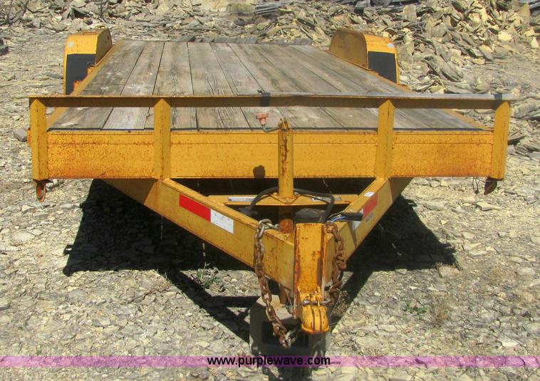 image for item 7006 2001 H & H 20' trailer