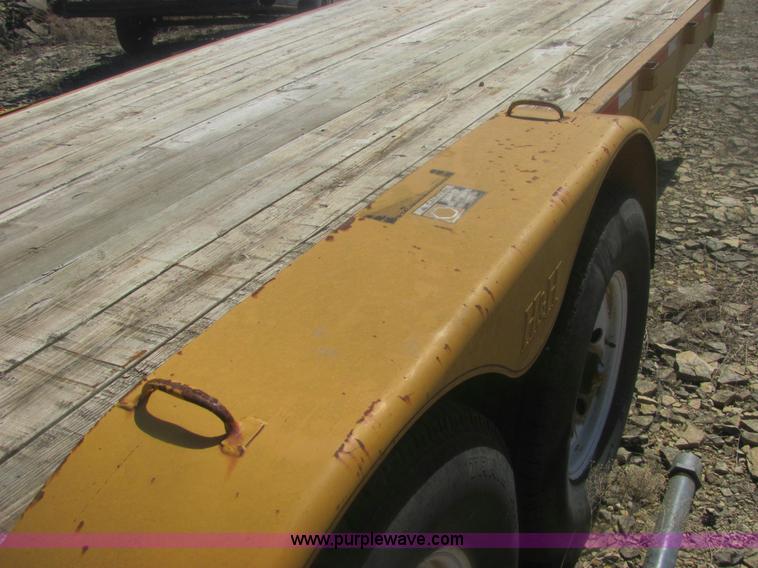 image for item 7006 2001 H & H 20' trailer