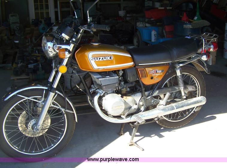 image for item 7309 1975 Suzuki 185 motorcycle