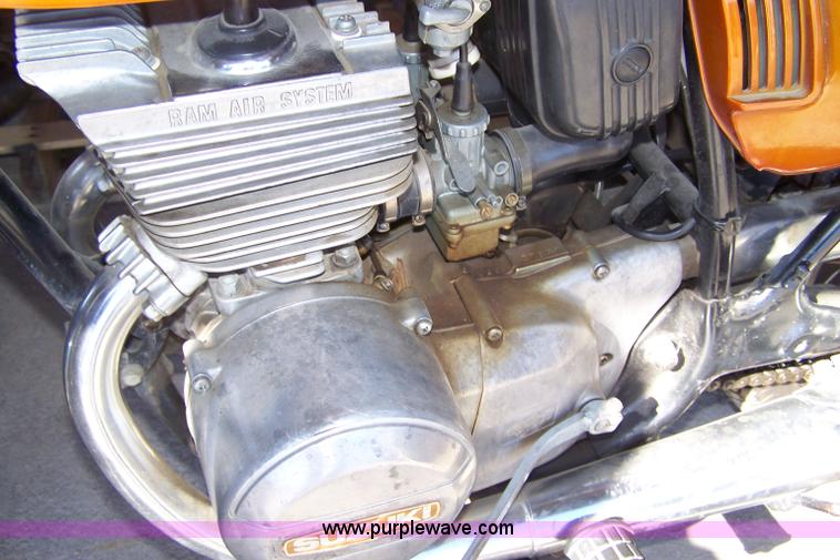 image for item 7309 1975 Suzuki 185 motorcycle