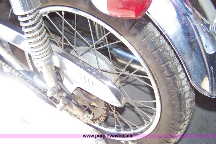 image for item 7309 1975 Suzuki 185 motorcycle