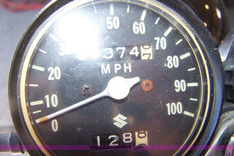 image for item 7309 1975 Suzuki 185 motorcycle